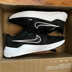 Nike Downshifter 12 Men's Road Running Shoes